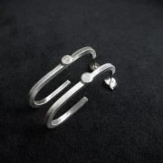 Ohrstecker gebogen