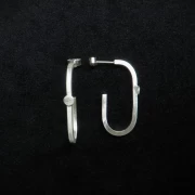 Ohrstecker gebogen